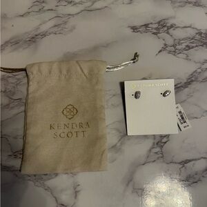 NWT Kendra Scott Emilie Silver Stud Earrings